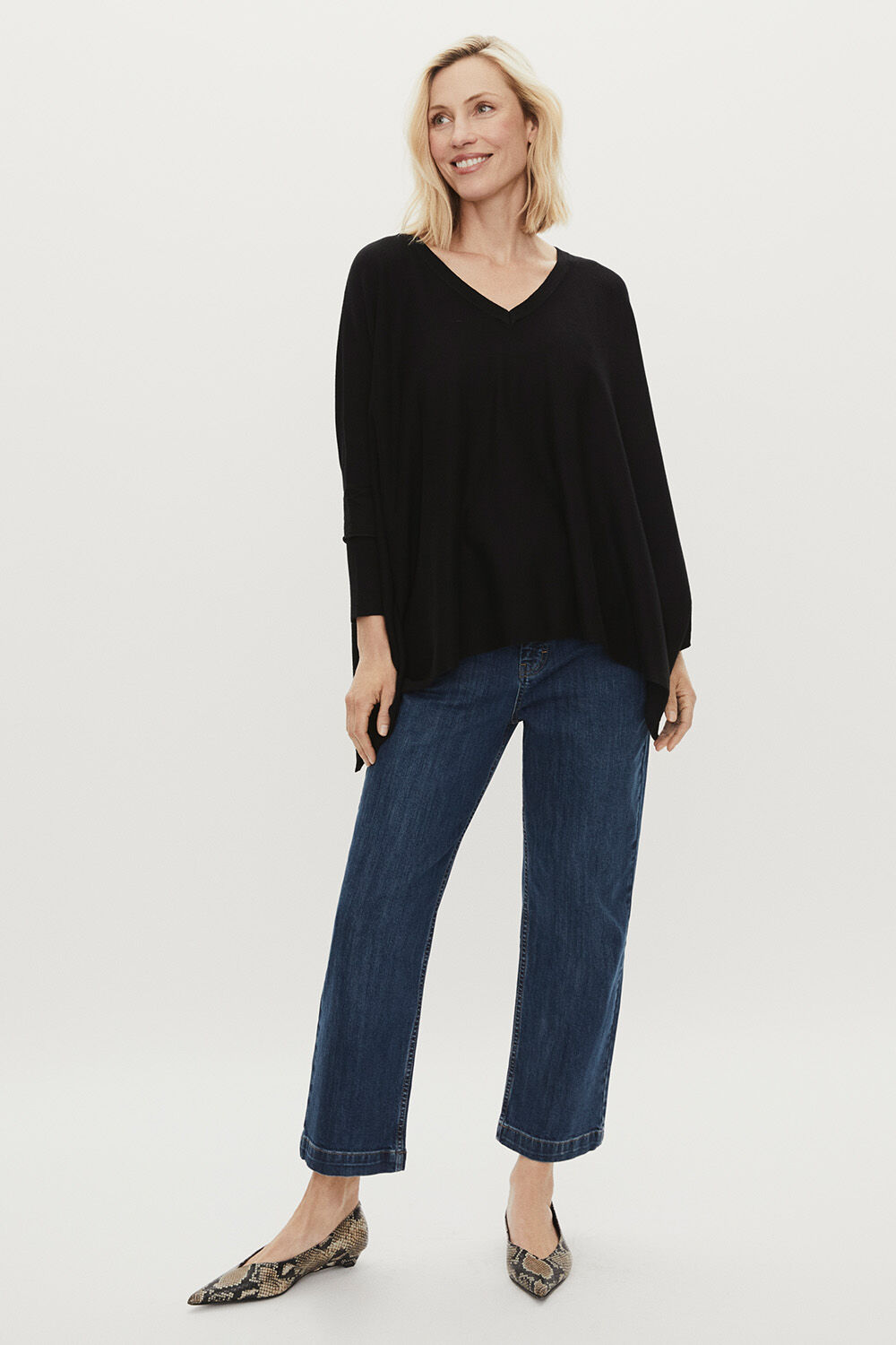pull en maille oversize &agrave; manches &eacute;troites - Black, jean court extensible avec poches - Blue Denim